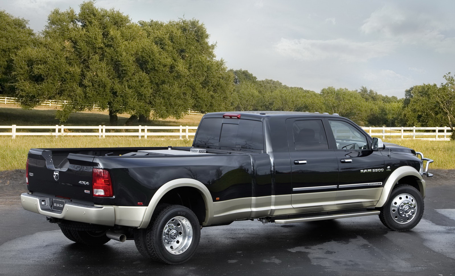 Chrysler grand rapid truck