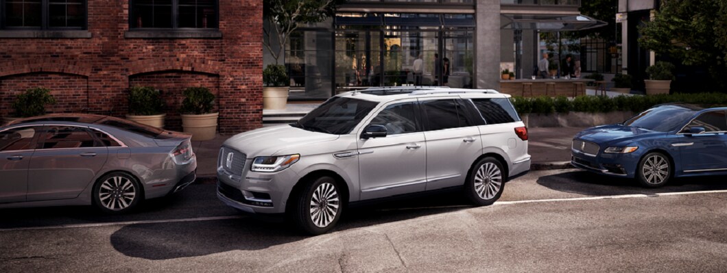 2020-Lincoln-Navigator-BlackLabel-SUV-L01 (2).png