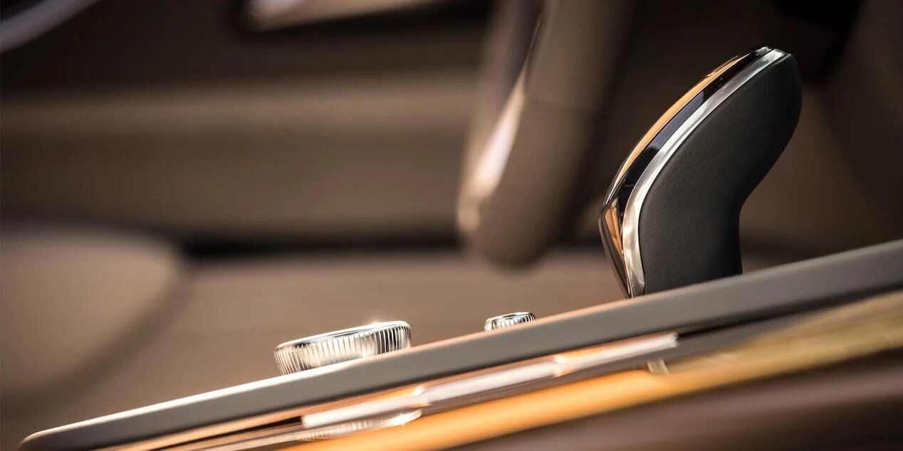 Shift Lever in the 2021 Escalade