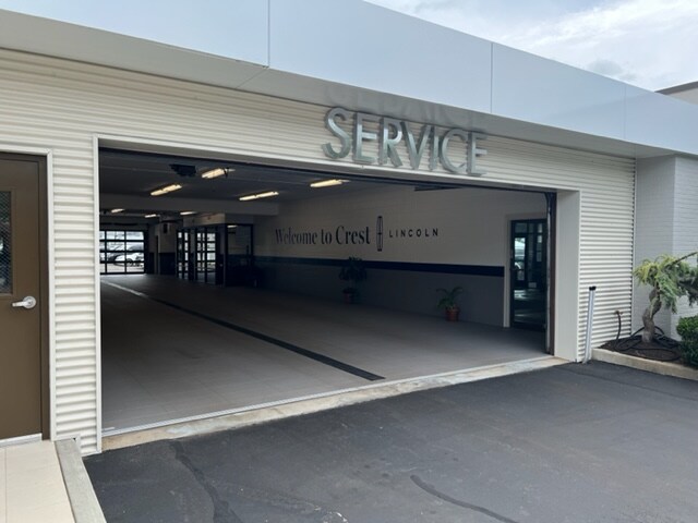 Crest Lncoln Service Team.jpg