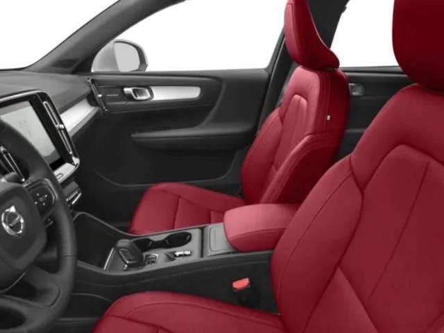 Volvo XC40 Front Seats.jpg