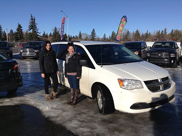 used-white-dodge-grand-caravan.jpg