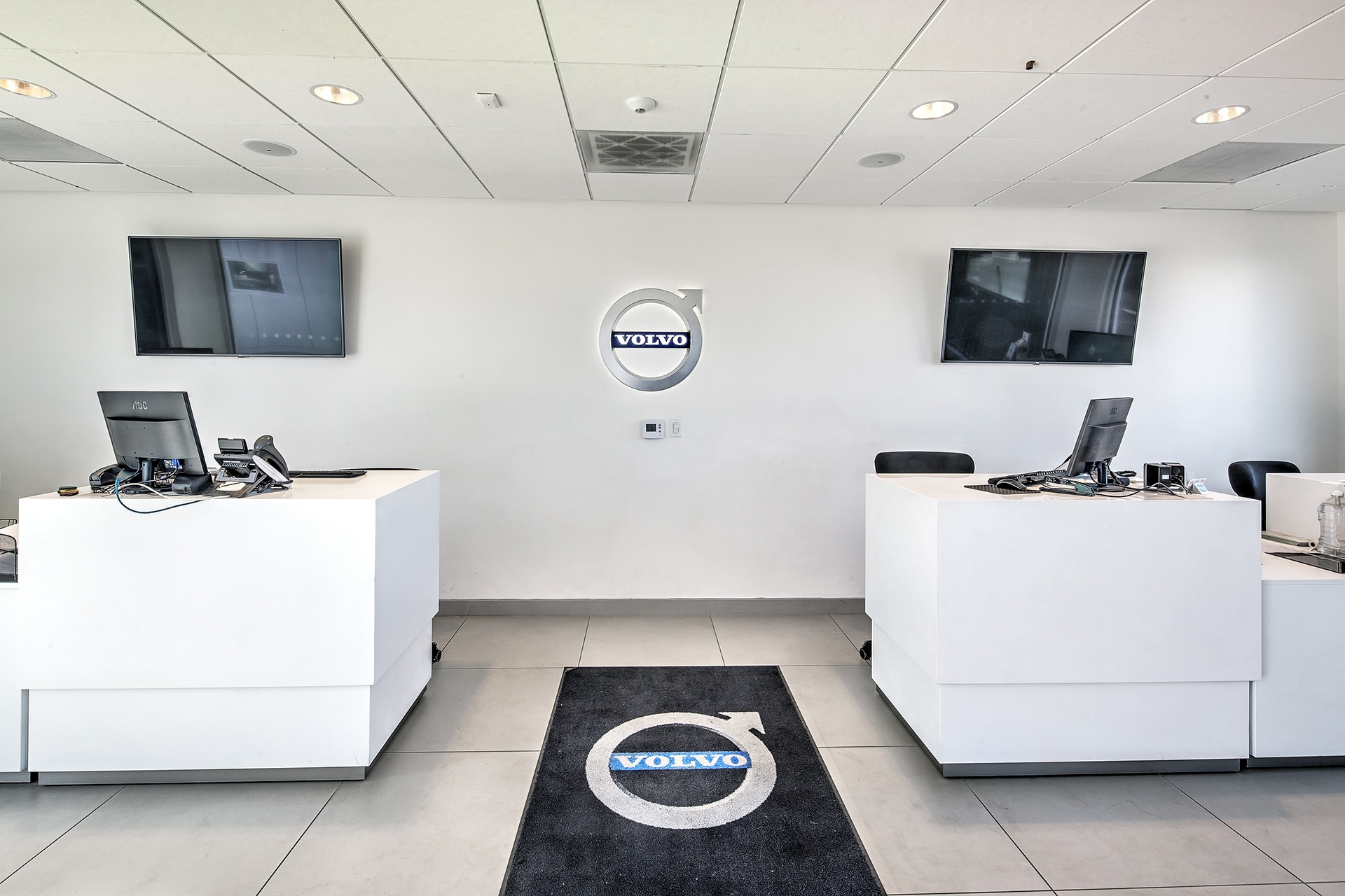 Culver City Volvo Cars Parts and Service Desk.jpg Great customer service at our service and parts department at Culver City Volvo Cars