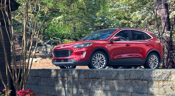 2020-Ford-Escape-Titanium-SUV-L04 (1).jpg