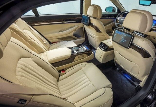 2017 Genesis G90 cabin rear cropped.jpg