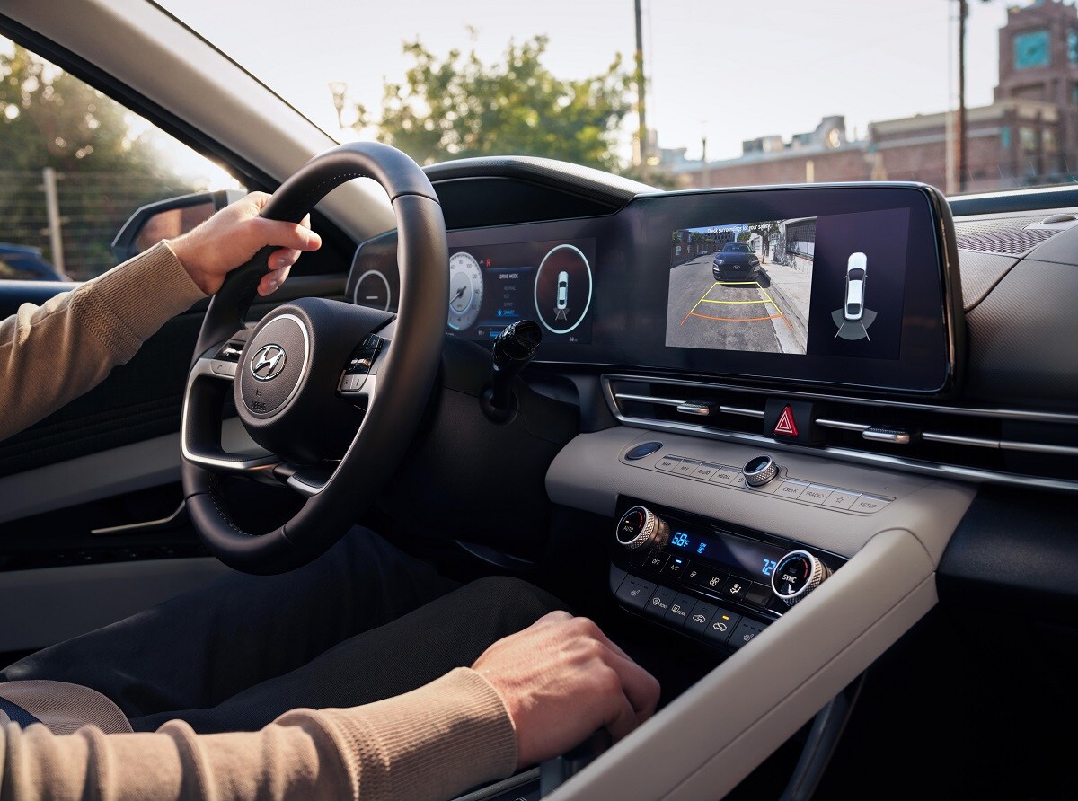 2021-Hyundai-Elantra-Steering-Wheel.jpg