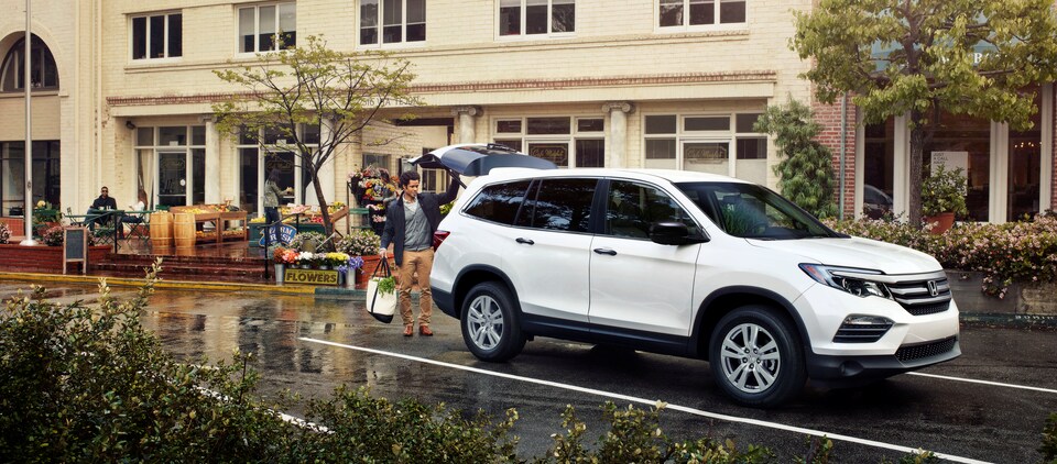 2018-Honda-Pilot-LX-SUV-L01.png