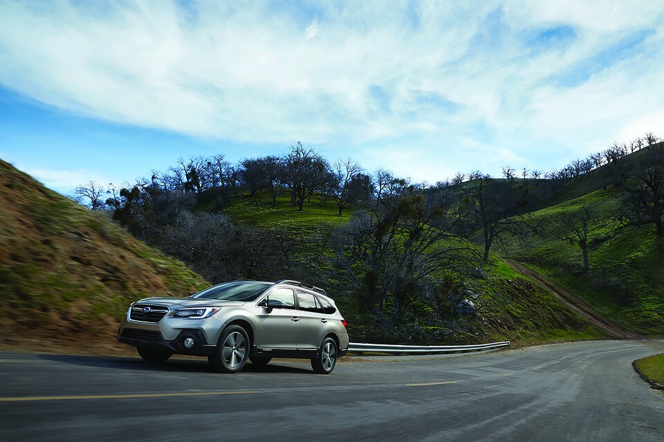 2019-Subaru-Outback-2.5iLimited-SUV-L03.png
