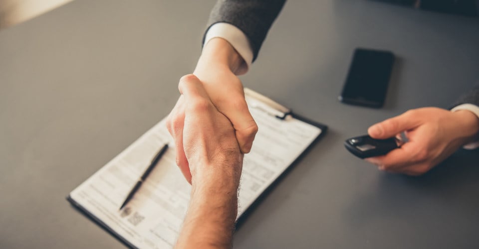 leasing-vs-financing-shaking-hands.jpg