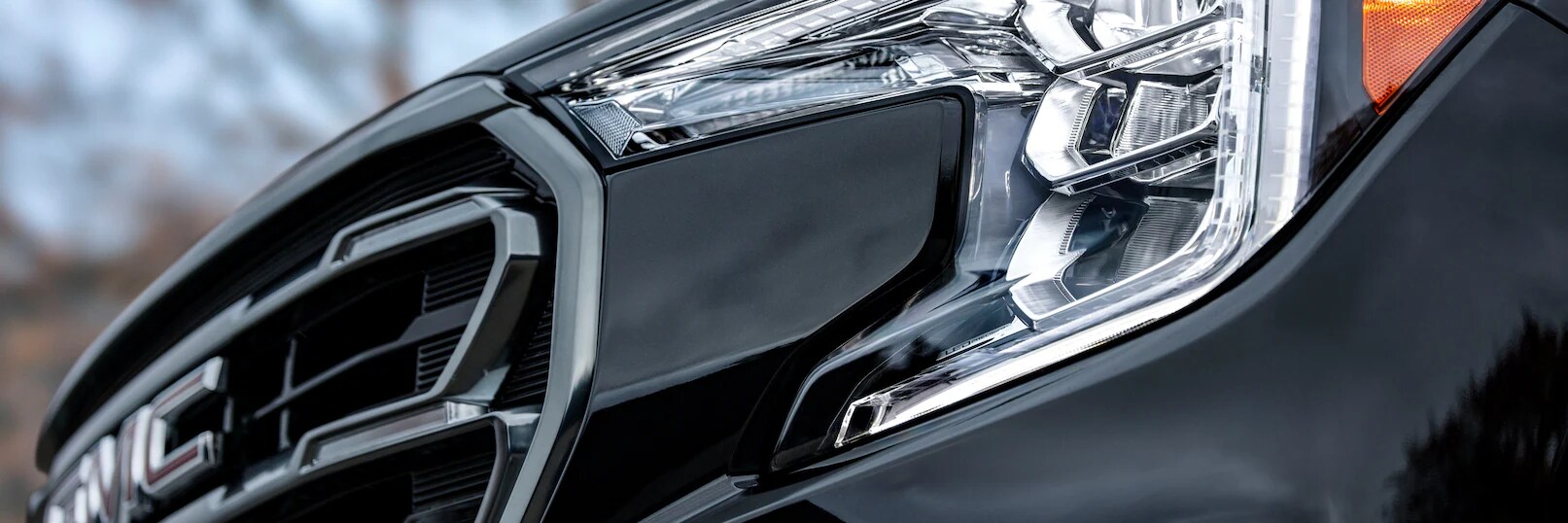 2022-terrain-exterior-features-front-headlamp-22PGTN00058.png