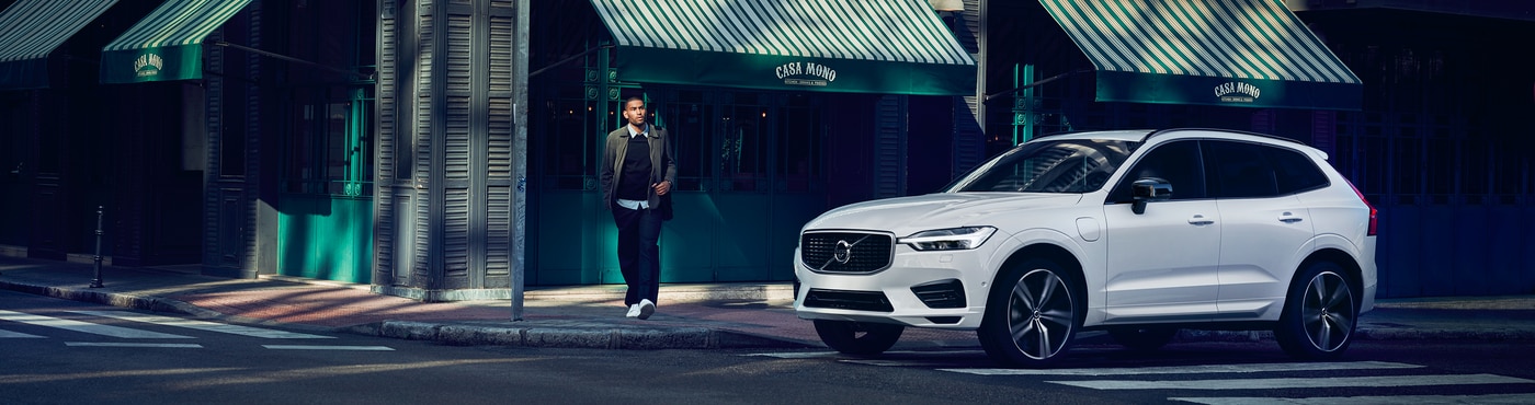 Volvo XC60 R Design T8 Plug In Hybrid SUV Volvo XC60 R Design T8 Plug In Hybrid SUV