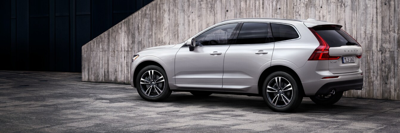 Volvo 2022 XC60_Momentum 1.png