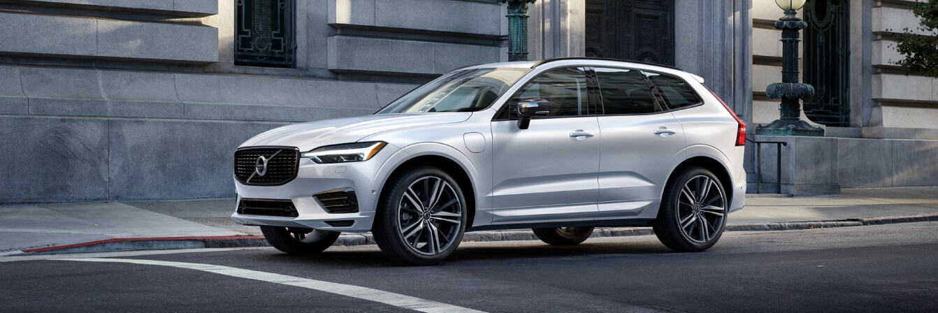Volvo 2022 XC60_R-Design 1.png