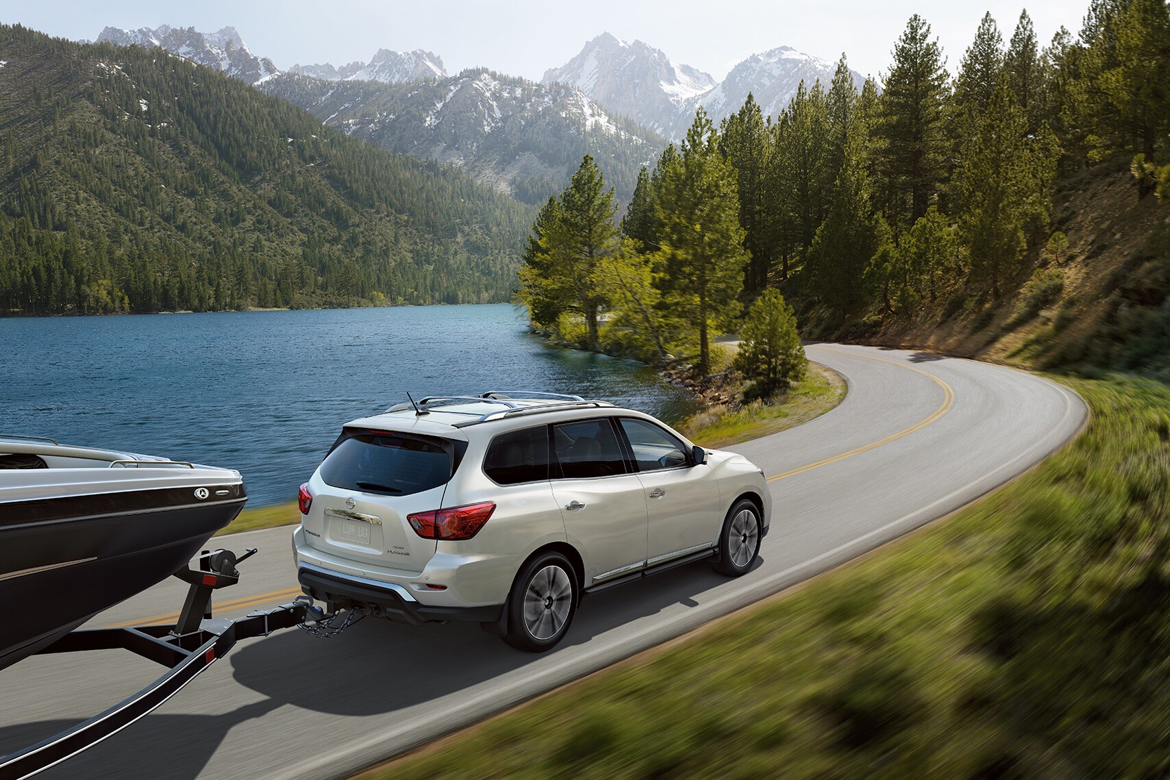 18 Nissan Pathfinder_R3Q_Stock.jpg