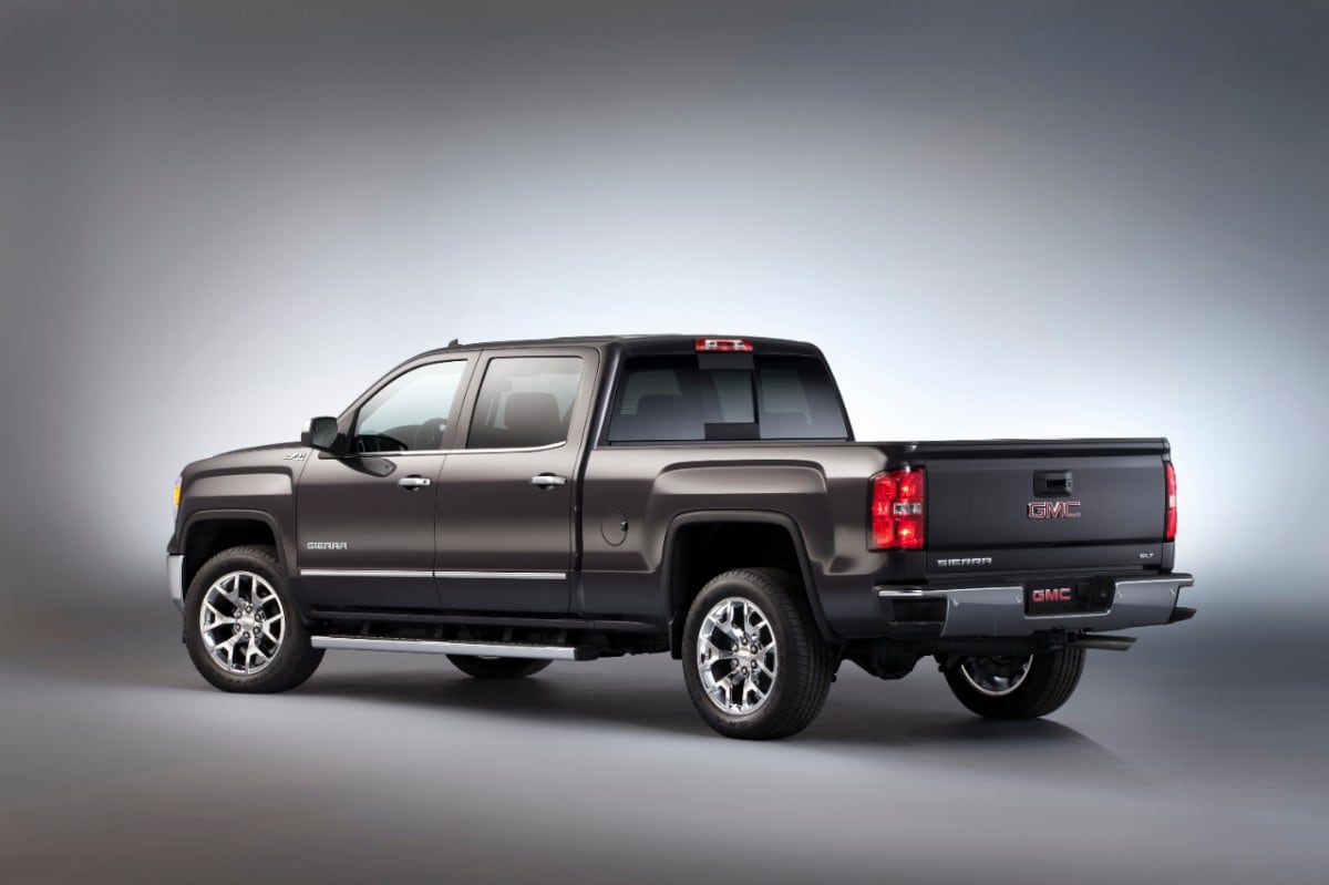 2014-GMC-Sierra-SLT-rear-threequarters-003-medium.jpg