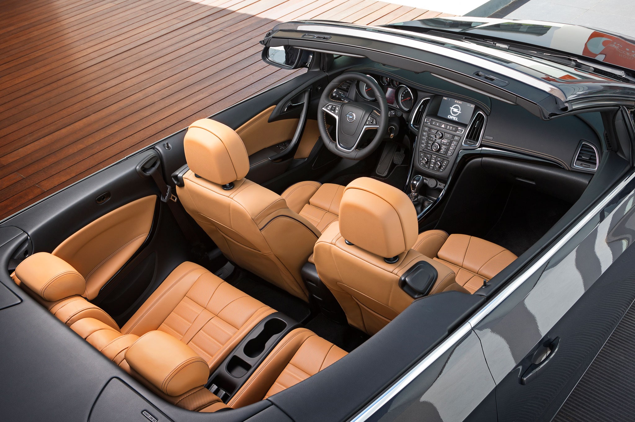 2013-Opel-Cascada-Interior.jpg