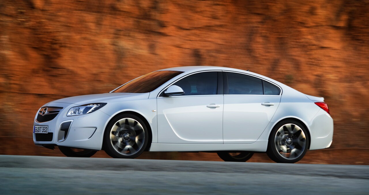 opel_insignia_opc_side.jpg