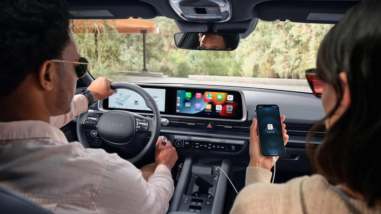 Connectivity and Smart Features Connectivity and Smart Features