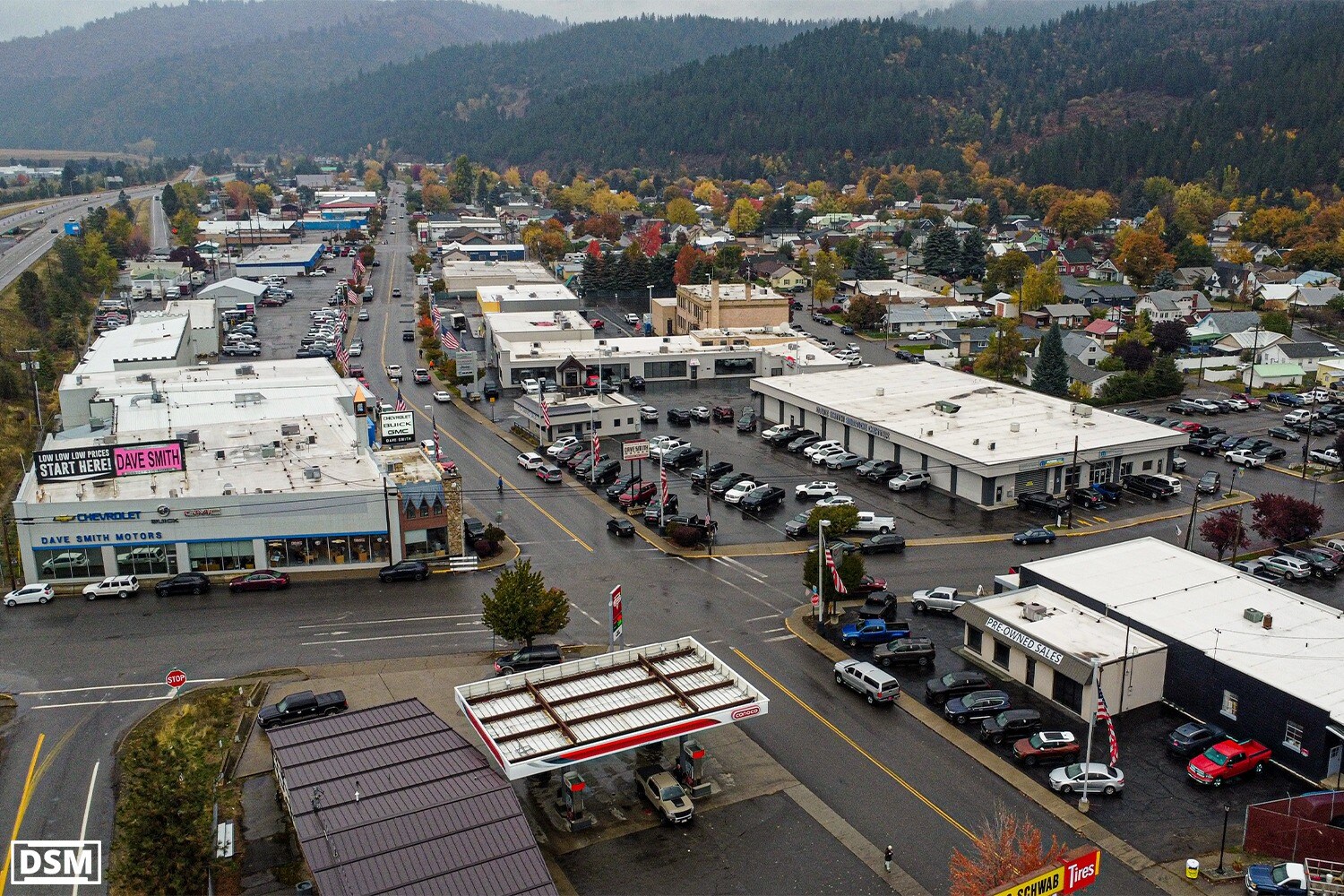 Overhead shot of Kellog ID in the rain with Dave Smith Motors