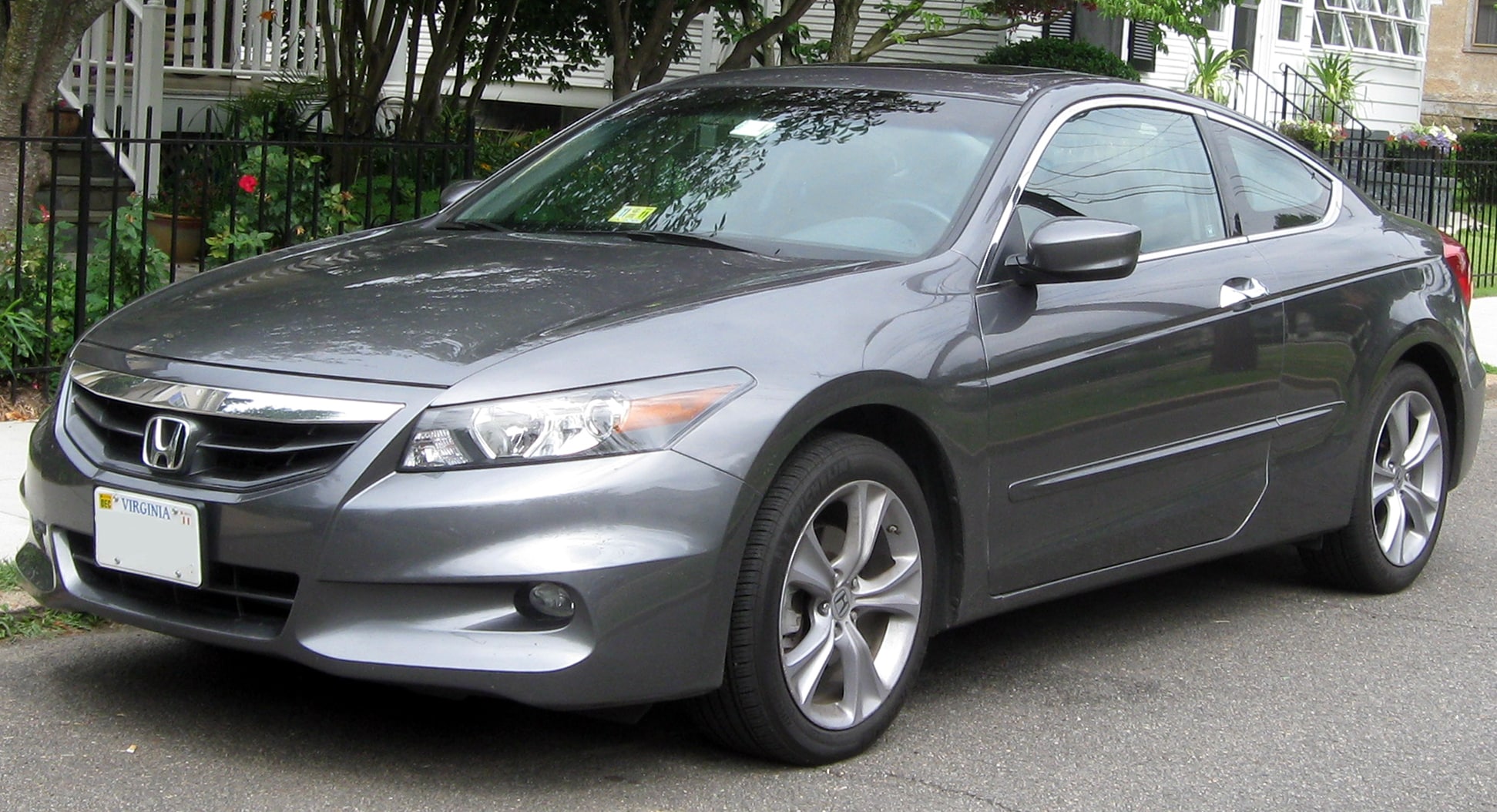 2011 honda accord vs 2011 toyota camry #6