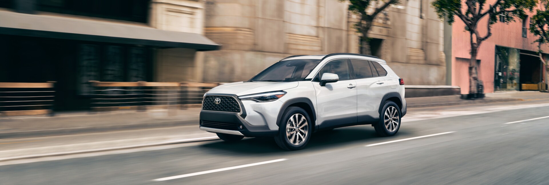 2023-Toyota-CorollaCross-XLE-SUV-L02.png