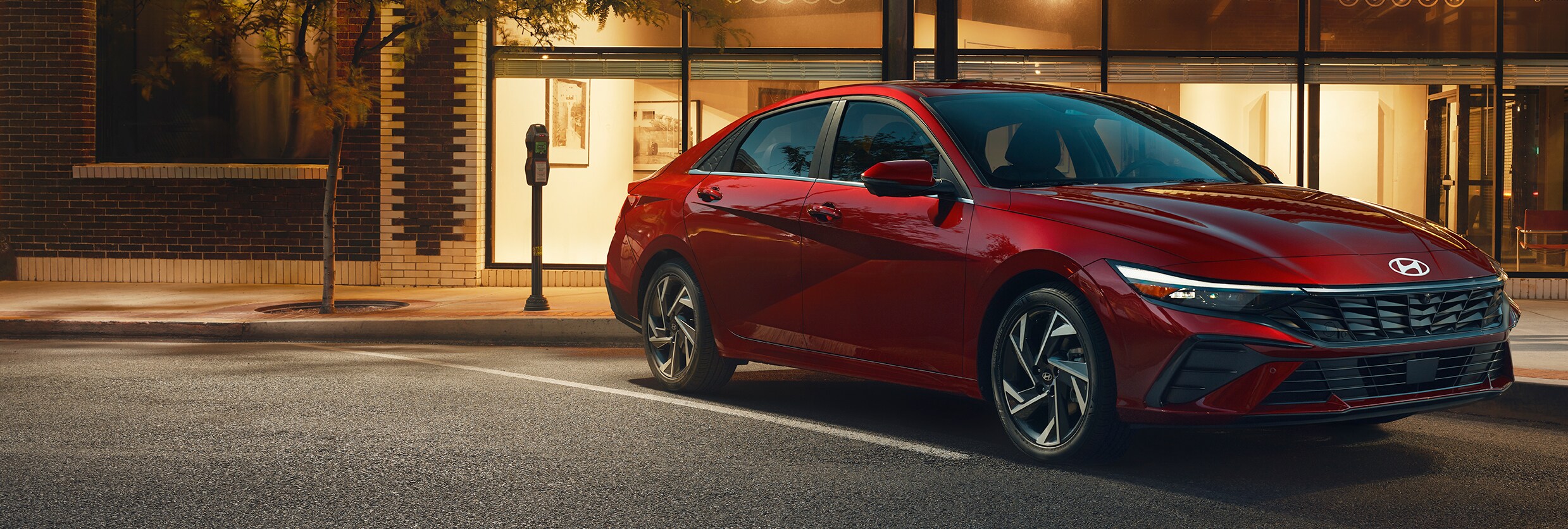2024-Huyundai-Elantra-Limited-FWD-Sedan-L02.png