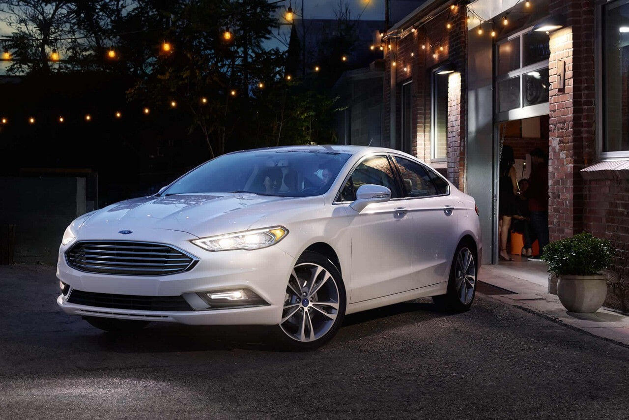 2018 Ford Fusion in white oxford