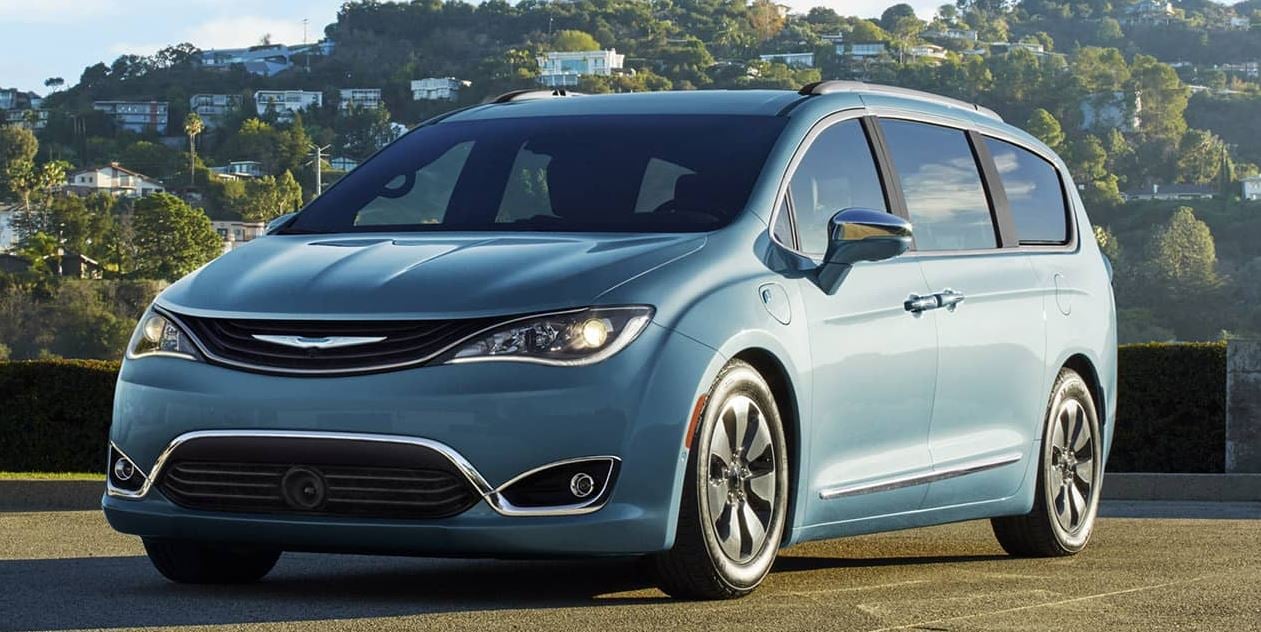 2017 Chrysler Pacifica blue.jpg