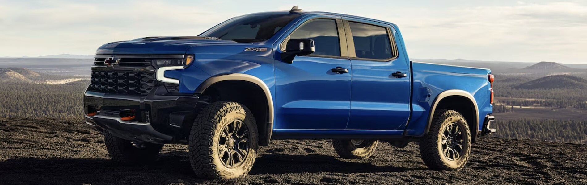 2024 Chevy Silverado 1500 in metal blue parking.png 2024 Chevy Silverado 1500 in metal blue parking