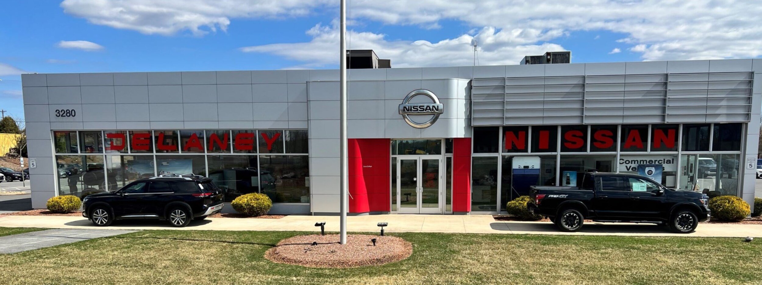 delaneynissanofstcollege dealership image 1-1157x597-1682x631.jpg