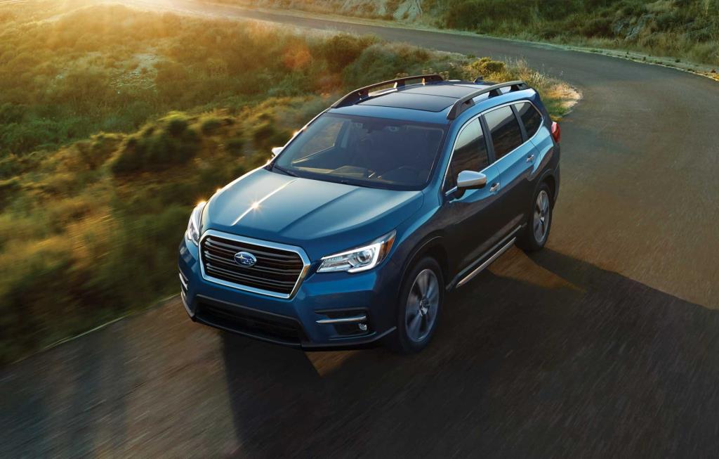 19ASCT_Prem_Blue_Front_Running_Sunset_Medium.jpg