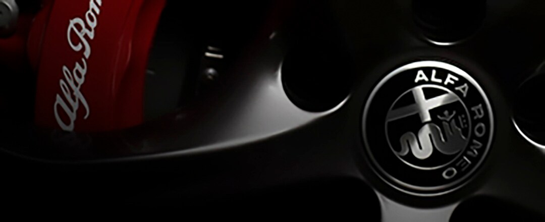Des-Sources-Alfa-Romeo-GTV-2021-02.jpg Vue rapprochée d'une roue Alfa Romeo et du frein