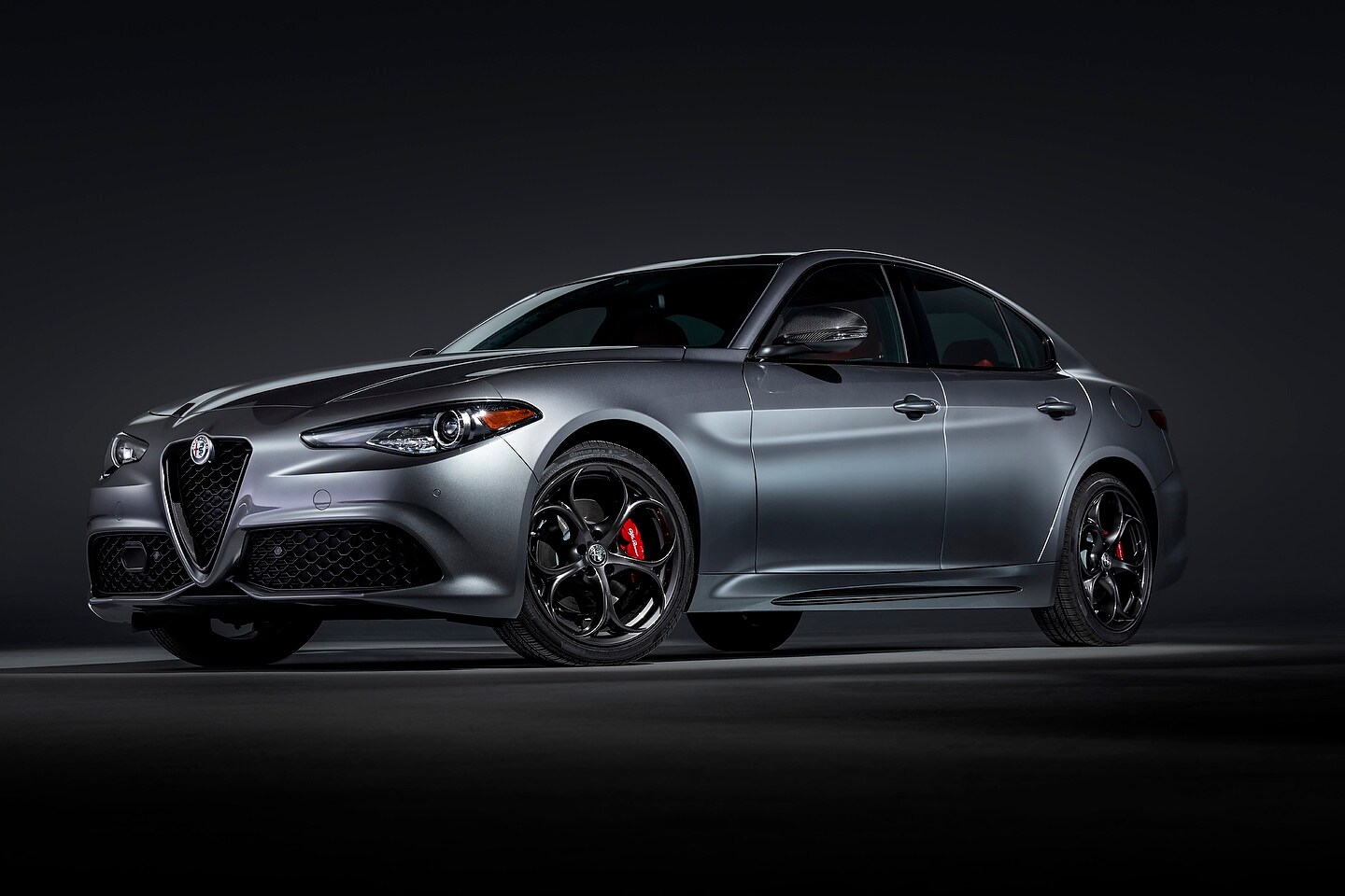 2021-Alfa-Romeo-Giulia-Models-2910 (1).jpg