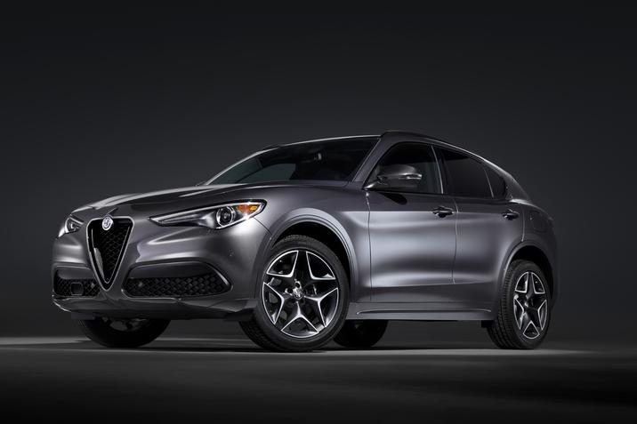 Des Sources Chrysler - BMW X3 2020 vs Alfa Romeo Stelvio 2020 1.0.jpg Alfa Romeo Stelvio 2020 couleur grise