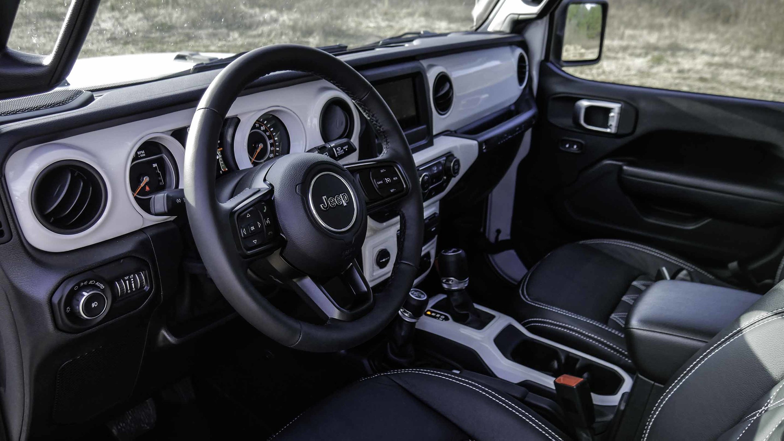 Jeep+JL+Black+Widow+White+Interior+Small.jpg
