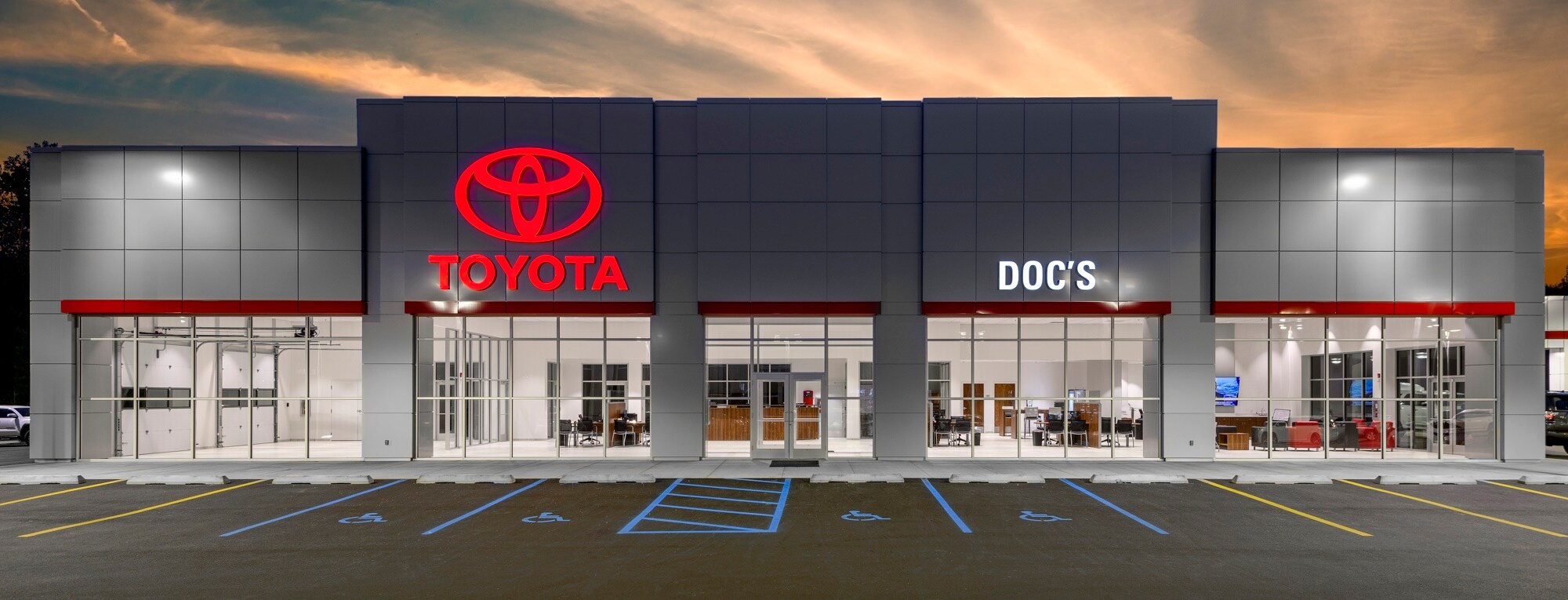 Full_Dealership_storefront.jpg