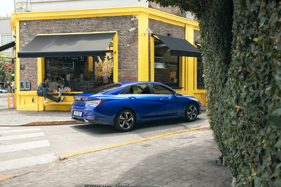2022-Hyundai-Elantra-Limited-Sedan-L02.jpeg