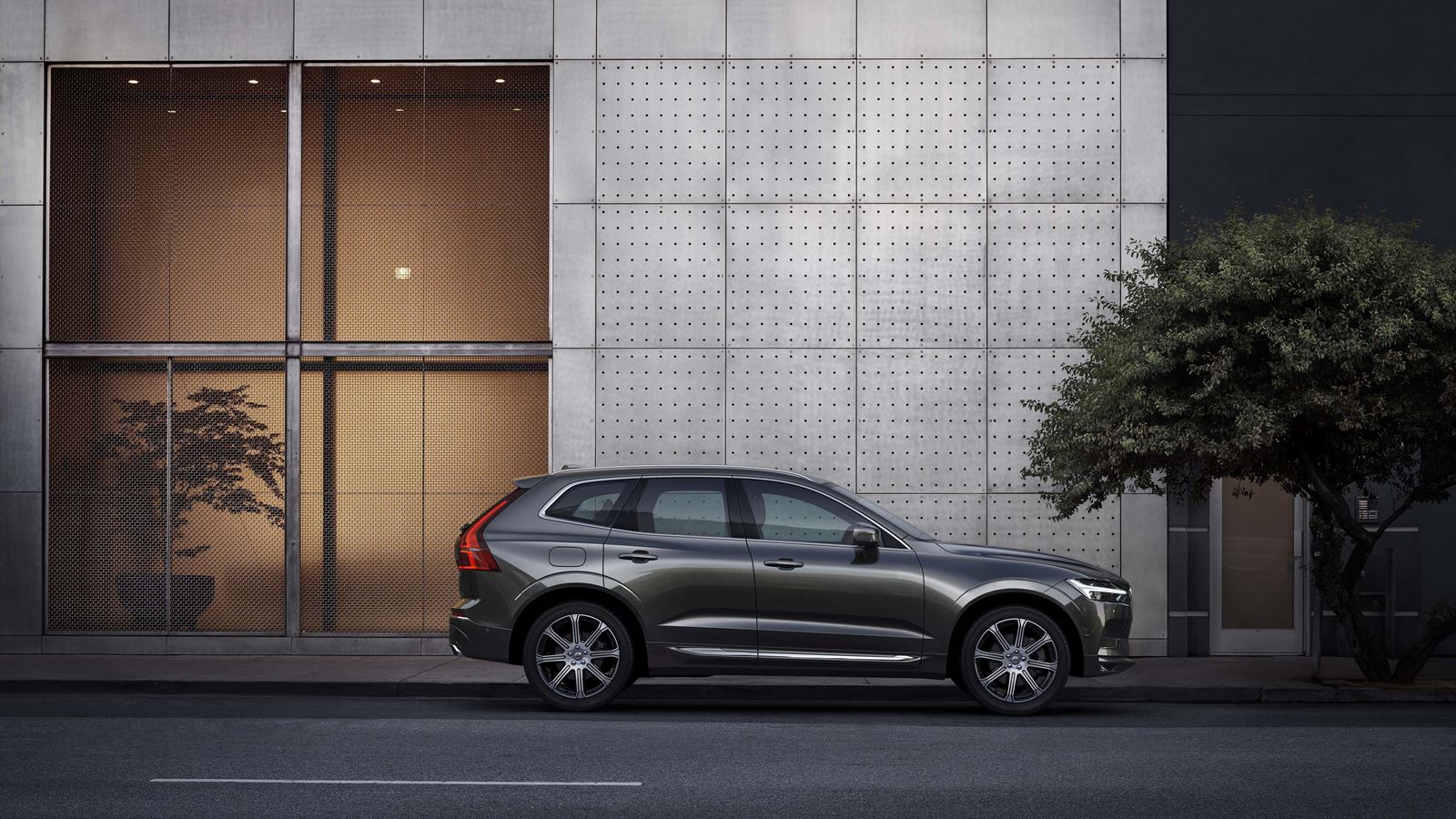 volvo-new-xc60-gray-sideview-v1.jpg