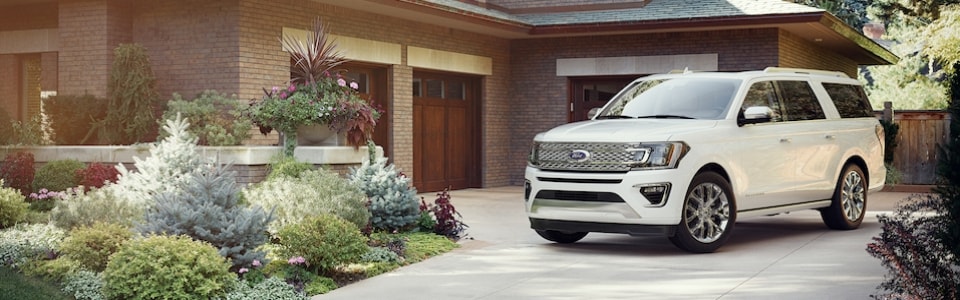 2018-Ford-Expedition-Platinum-SUV-L02.jpg