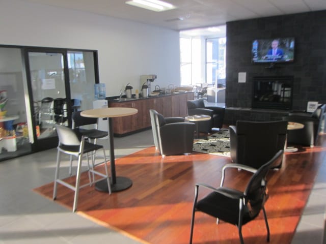 Customer_Lounge1.JPG