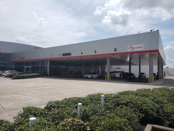 Toyota of Katy Service Bay.jpg