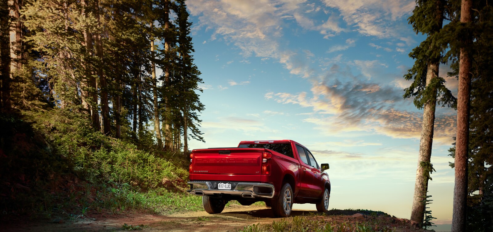 2019-Chevrolet-Silverado1500-LT-CrewCab-StandardBox-Truck-L02.webp