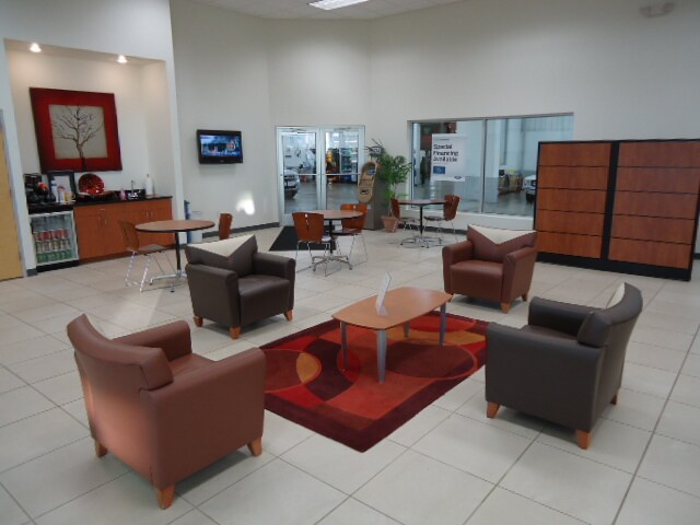 Customer Lounge (4).JPG Green Bay Auto Repair