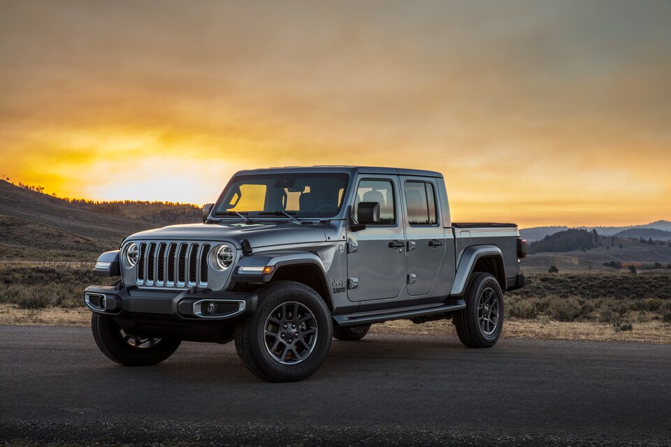 2022-Jeep-Gladiator-Overland-Truck-L01.jpeg