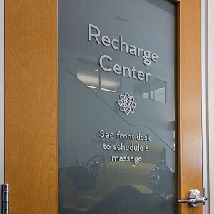 ford-premium-amenities-recharge-center-massage-chair-aromatherapy-car-dealership-evansville-indiana.JPG