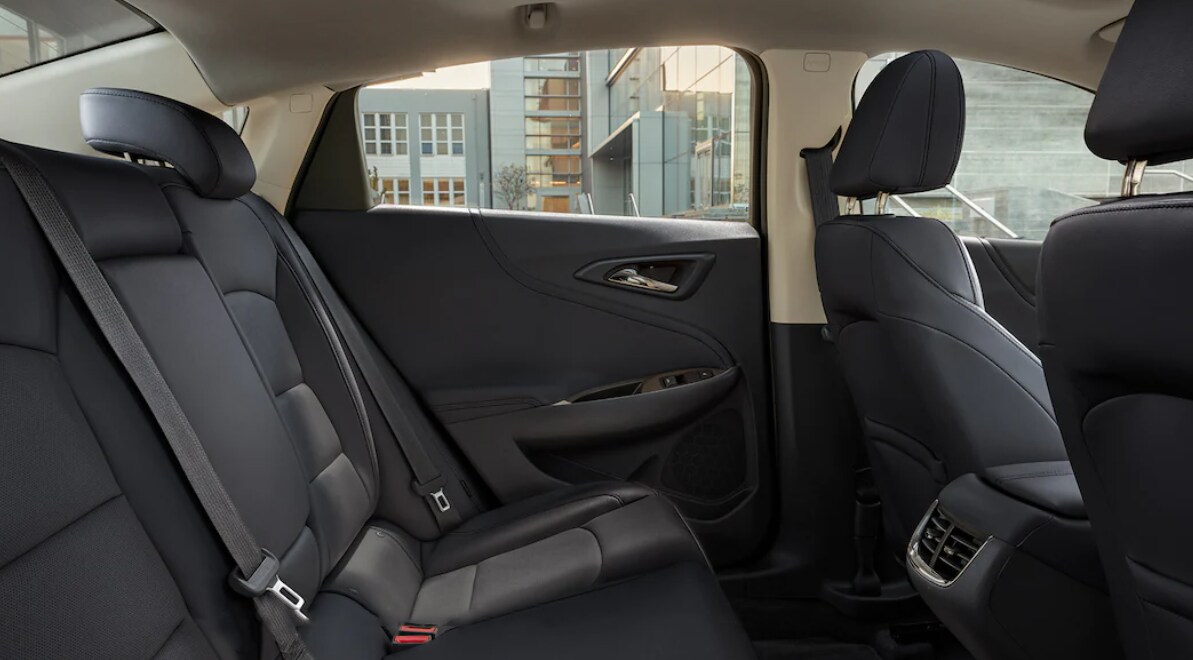Dueck Auto Group Vancouver BC 2022 Chevrolet Malibu - 5.PNG