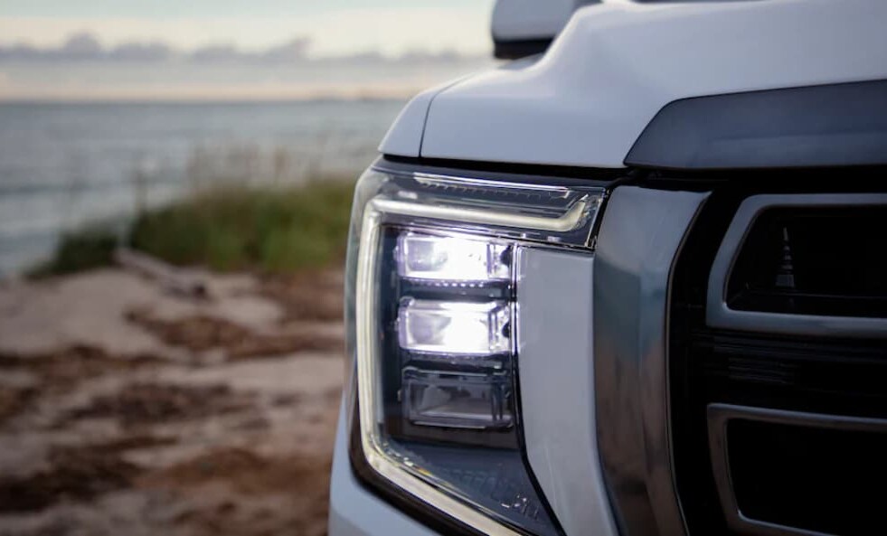Dueck Auto Group Vancouver BC 2022 GMC Yukon 2022 GMC Yukon XL - 13-981x593.PNG