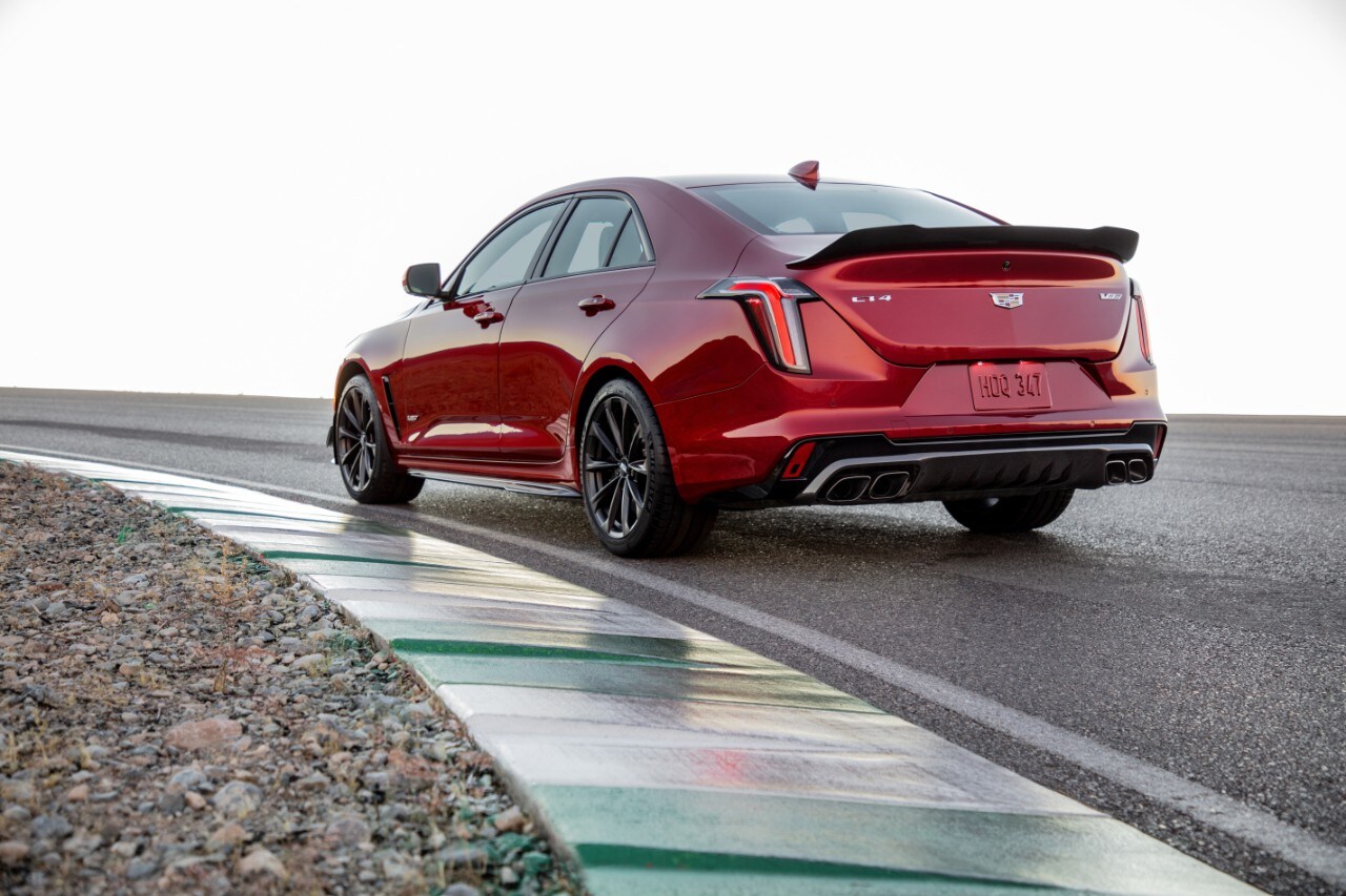 2022-Cadillac-CT4-V-Blackwing-002.jpeg