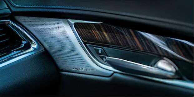 Dueck Auto Group Vancouver BC 2022 Cadillac XT6