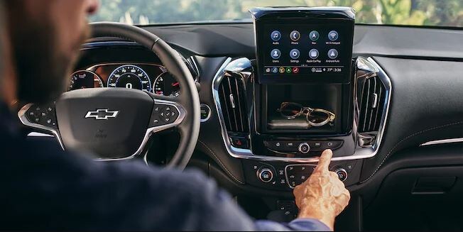 Dueck Auto Group Vancouver BC 2023 Chevrolet Traverse - 7.JPG